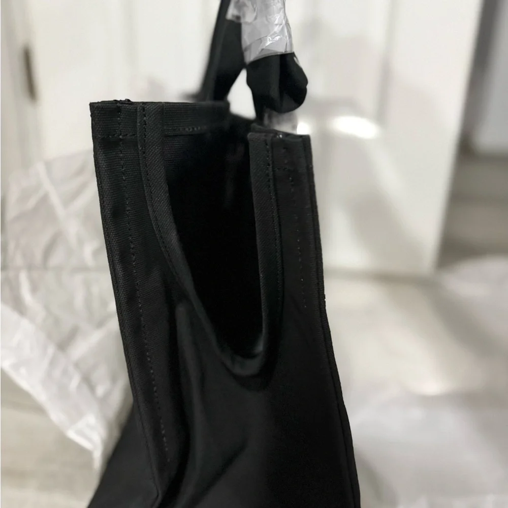 NWT Marc Jacobs The Doggy Bag - Picture 4 of 9